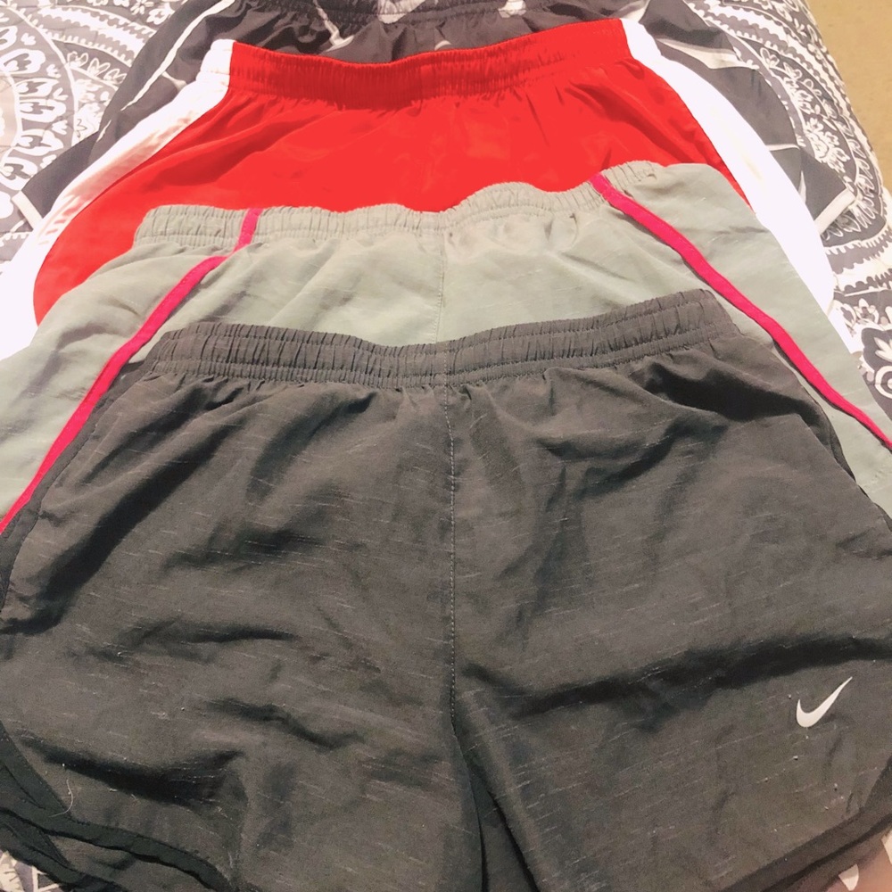 Selling girl Nike shorts.didn’t wear to much.need gone.brought them a year ago..